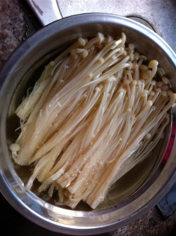 金针豆腐汤的做法步骤2