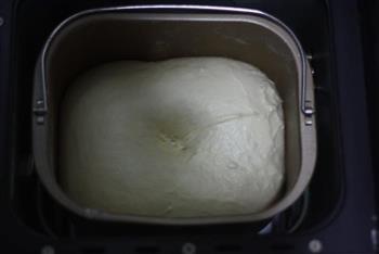 豆沙花卷面包的做法步骤7