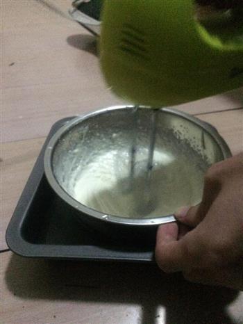 酸奶轻乳酪蛋糕的做法步骤1