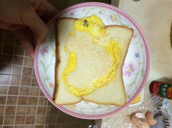 面包煎蛋的做法步骤10