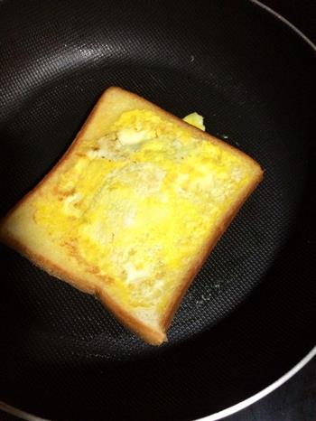 面包煎蛋的做法步骤9