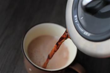 普洱奶茶的做法步骤7