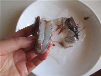 香炸凤尾虾的做法步骤1