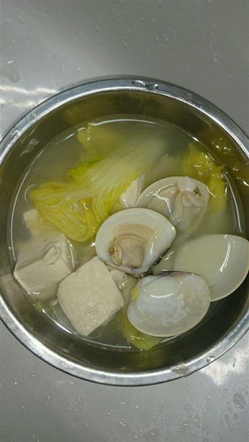 蛤蜊大白菜豆腐汤的做法步骤2