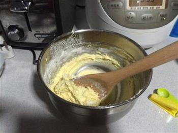 鸡蛋牛奶饼干的做法步骤3