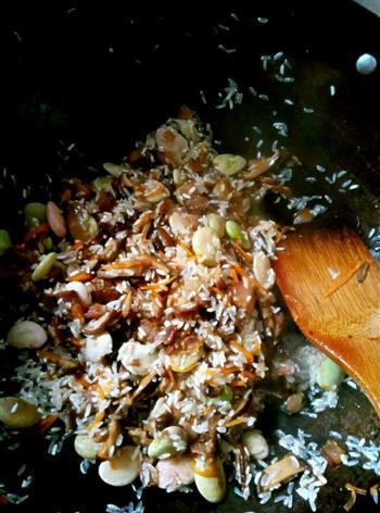 腊肉花豆香菇焖饭的做法图解7