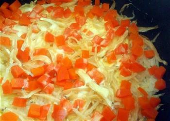 银鱼仔红萝卜鸡蛋油盐焖饭的做法步骤3