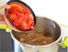 韩式卷心菜番茄牛肉汤的做法步骤9