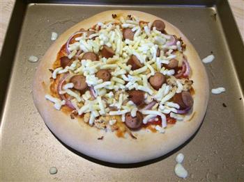 香肠鸡肉双拼披萨的做法图解8