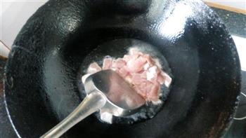 尖椒香菇炒肉的做法步骤4