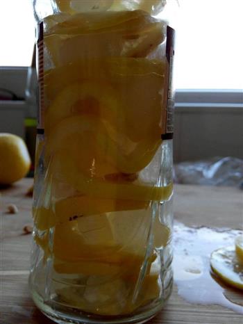 减肥排毒祛斑柠檬醋的做法图解4