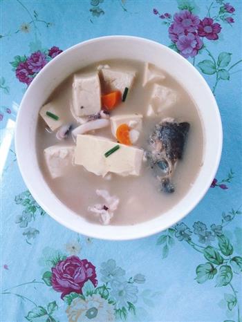 鮸鱼头豆腐汤的做法图解1