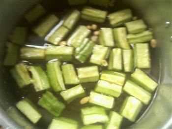 凉瓜黄豆排骨汤的做法步骤5