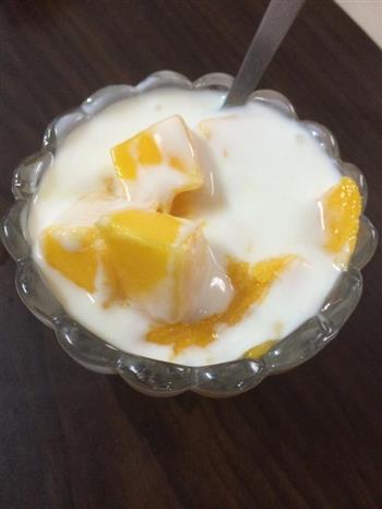 芒果酸奶杯的做法步骤1