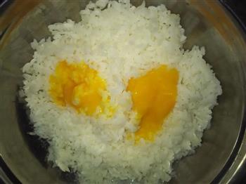 黄金蛋炒饭的做法图解2