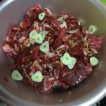 韩式干辣椒炒牛肉的做法图解1