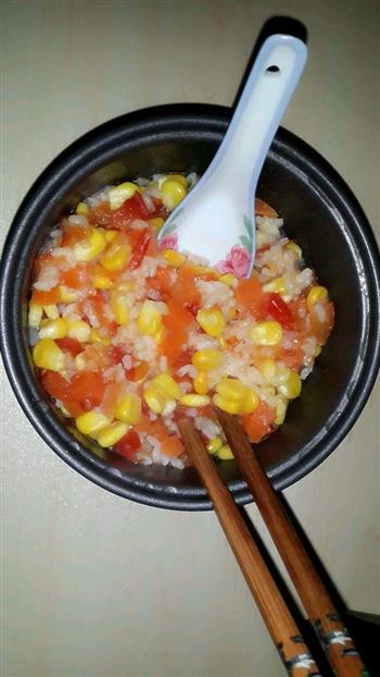 玉米胡萝卜番茄煲仔饭的做法步骤4
