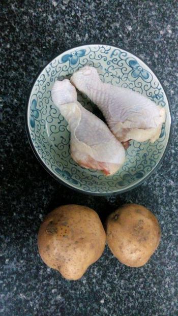 鸡腿炖土豆的做法步骤1