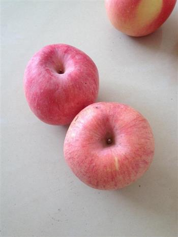零食自己做一一超简单的苹果脆片的做法步骤1