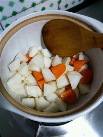 冬日快手暖汤-火锅丸子萝卜煲的做法图解1