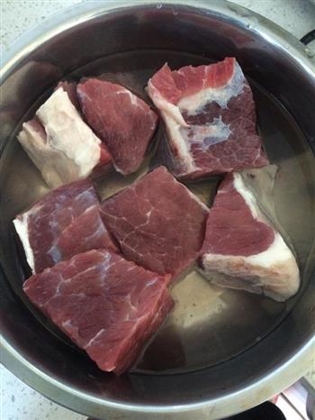 私房酱牛肉的做法步骤1