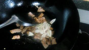 土豆片尖椒炒肉的做法步骤5