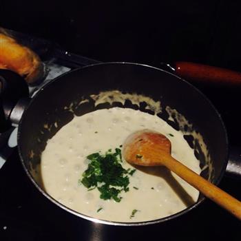鸡肉蘑菇奶油汤的做法步骤5