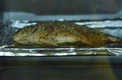 五香烤鲳鱼的做法步骤8