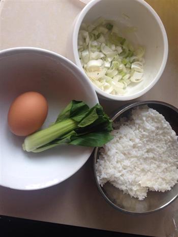 家常炒米饭，超简单超易做的做法步骤1