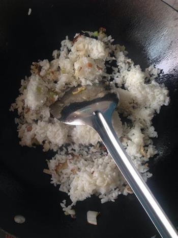 家常炒米饭，超简单超易做的做法步骤4