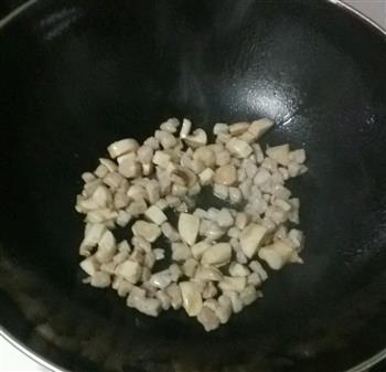 毛豆蘑菇炒肉丁的做法步骤6