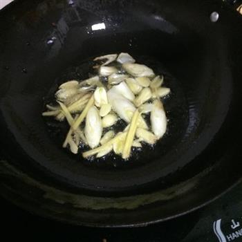 干锅茶树菇花菜的做法步骤2