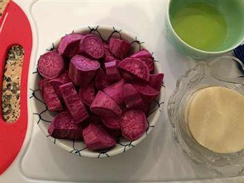 饺子皮紫薯塔的做法步骤1