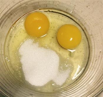 原只椰子鲜奶炖蛋的做法步骤2