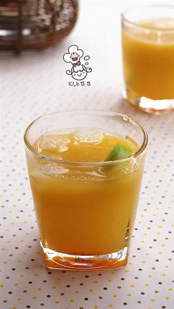 西芹香橙美颜汁的做法步骤10