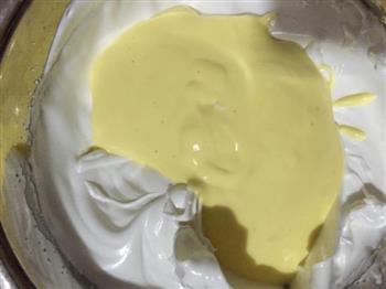 海绵蛋糕-分蛋打发版的做法步骤5