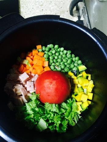 一个番茄饭—培根蔬菜豪华版的做法步骤3