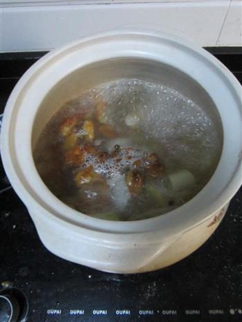 酥肉萝卜汤-初冬必备的暖胃汤的做法图解5