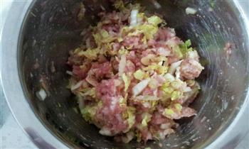 白菜猪肉盒子的做法步骤5