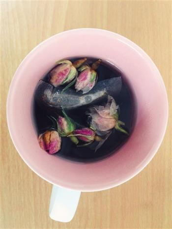 玫瑰紫锥菊覆盆子饮的做法步骤3
