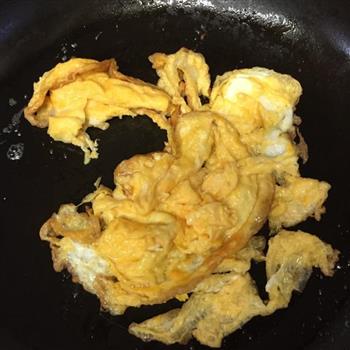 香菇鸡蛋炒饭的做法步骤1
