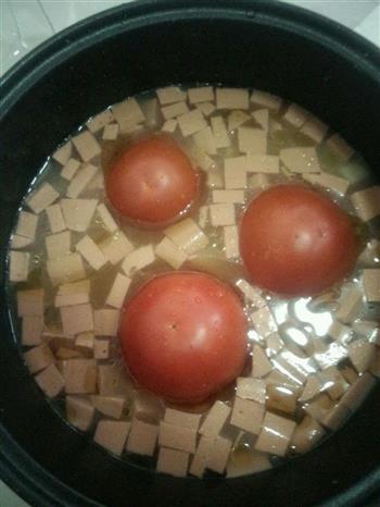 最近很火的整个番茄饭的做法步骤4