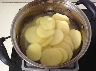 鸡汤土豆泥的做法步骤3