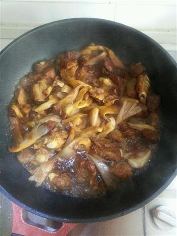 红烧排骨配蘑菇，人间美味超简单的做法步骤7