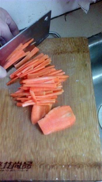 木耳胡萝卜炒肉丝的做法步骤3