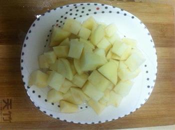 土豆西红柿牛腩的做法步骤2