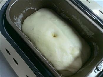 蜜烤豆沙面包卷的做法步骤2