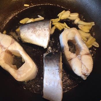 冬日暖胃-鲶鱼玉米汤的做法步骤4