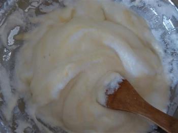 分蛋算酸奶纸杯蛋糕的做法步骤6