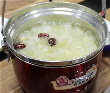 用焖烧锅炖银耳莲子汤做法的做法步骤8